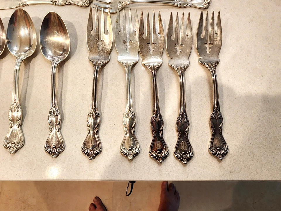 Reed & Barton 31 Piece Sterling Set of Marlborough Flatware - Image 3 of 4