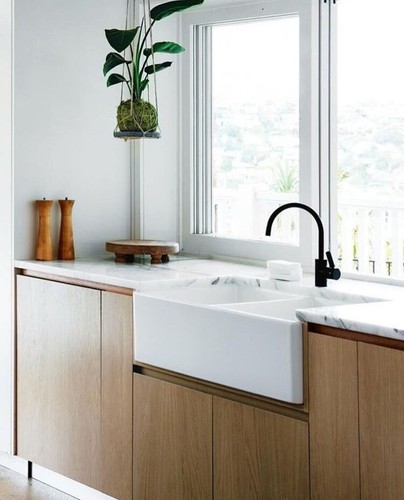 Turner Hastings Novi 85 x 46 Gloss White Farmhouse Butler Sink (Lot 472) - Picture 7 of 9