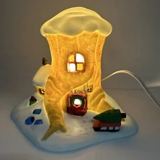 Disney Christmas Collection Mr. Sander's House Lighted Winnie the Pooh Village