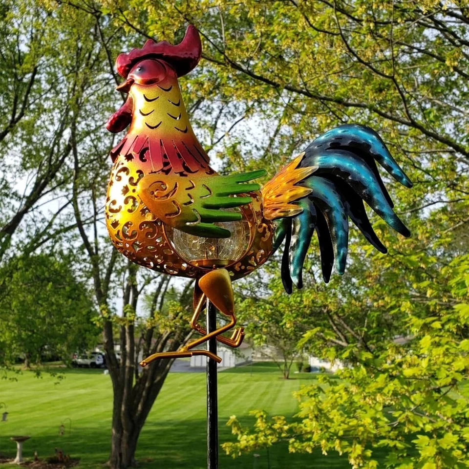 Estatua de jardín de gallo colorido con energía solar - Decoración perfecta para amantes del pollo Foto 4 de 4
