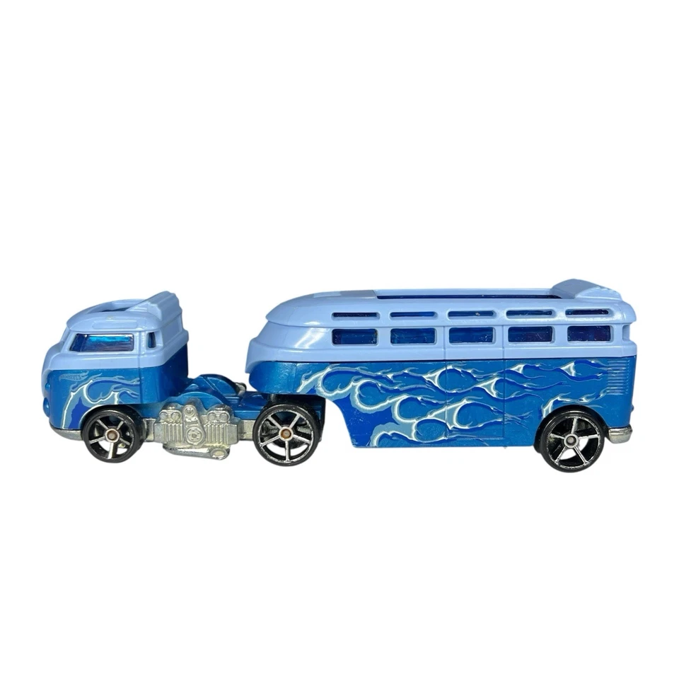 Remolque Volkswagen Hauler 2022 Hot Wheels Track Stars personalizado llamas azules y remolque Foto 2 de 4