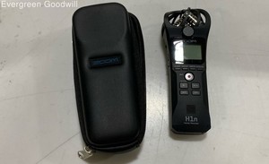 ZOOM H1N Handy Recorder w/ Case
