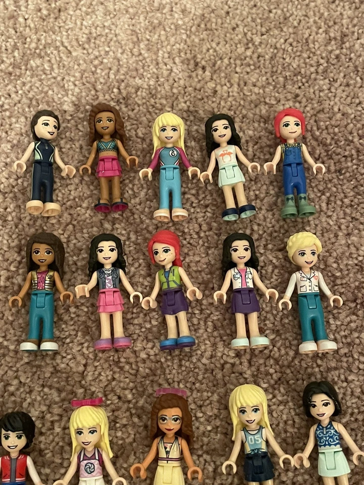 LEGO Friends Minifigure Lot of 25 plus accessories - Image 2 of 4