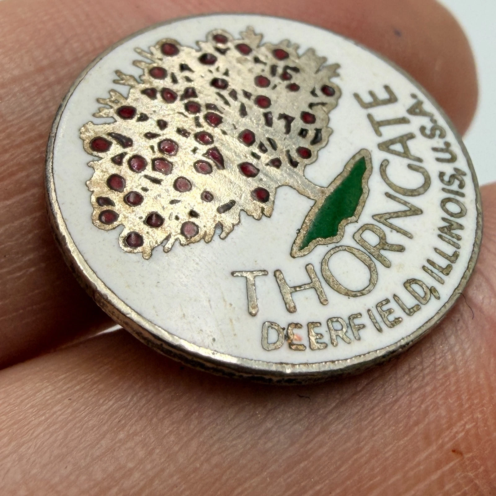 Rare Thorngate Country Club Lapel Pin Deerfield Illinois USA Vintage Golf - product detail image 2