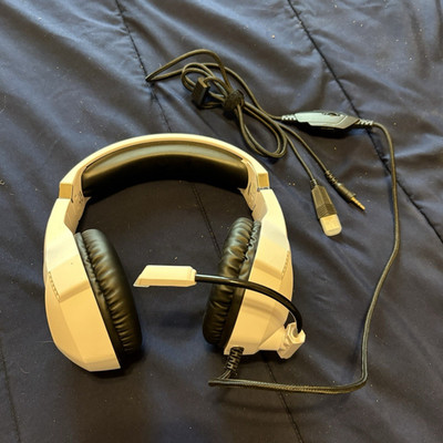 Ozeino White/Black Over-Ear Wired Gaming Headset Boom Mic USB/3.5mm 2.2m