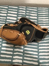Wilson A2493 Baseball Glove- Right Handed Throw 9 1/2