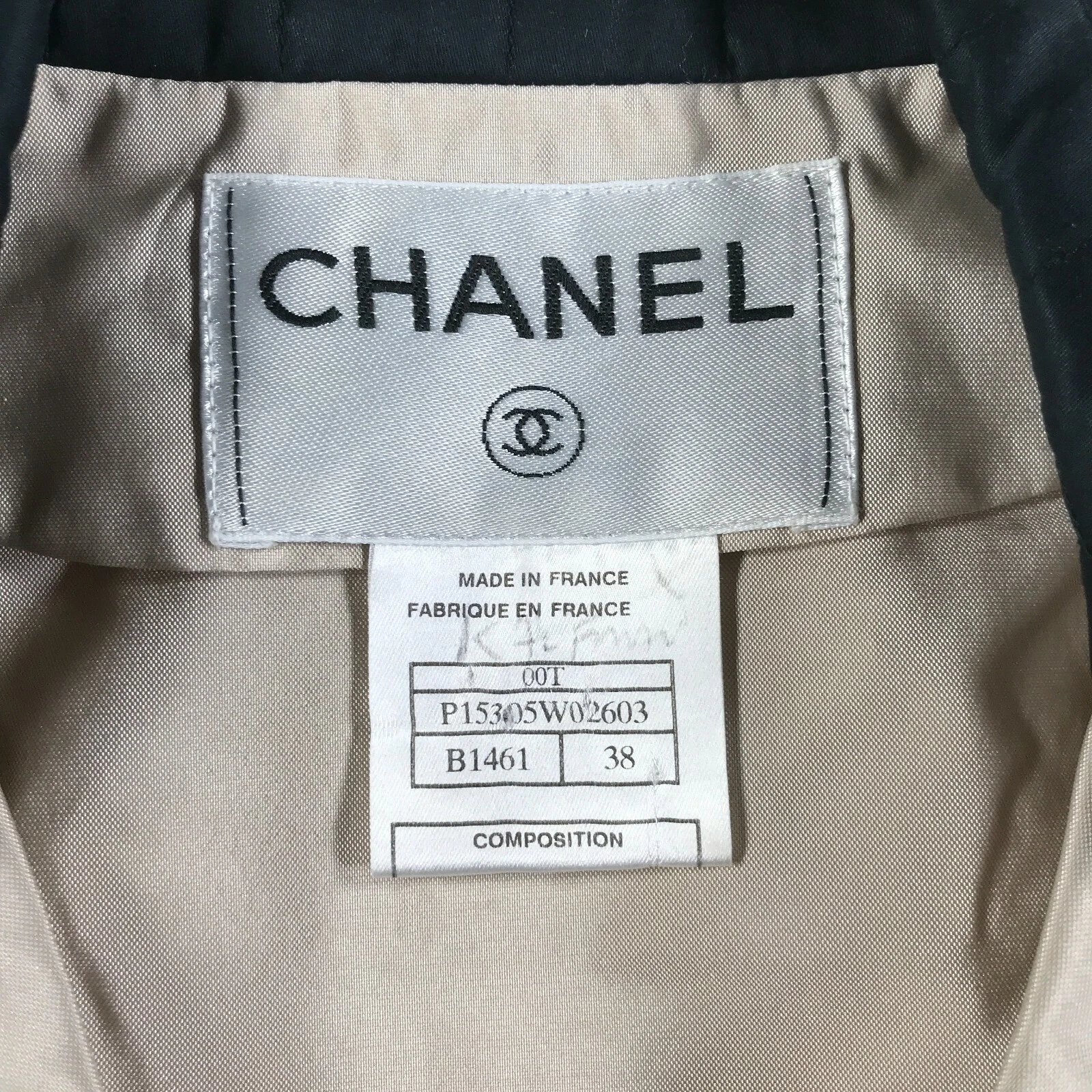 Giacca a vento vintage Chanel taglia 38 beige colletto lucido singolo bottone 2000