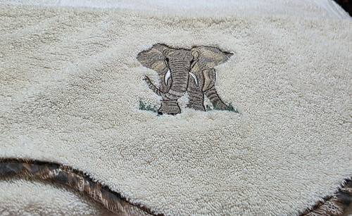 VTG MILLENNIUM BY 1888 MILLSE CREAM EMBROIDERED ELEPHANT BATH TOWEL SAFATI - Picture 6 of 8