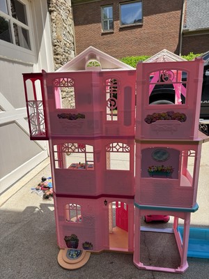 Margot Robbie, Il Video Del Tour Nella Casa Dei Sogni Di Barbie