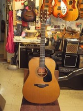 YAMAHA FG3 Red Label Folk Guitar (no261021)