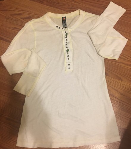 Free People weißes Shirt gelbe Borte silber Stern grün Blumen Knöpfe Tunika Top S - Bild 6 von 11