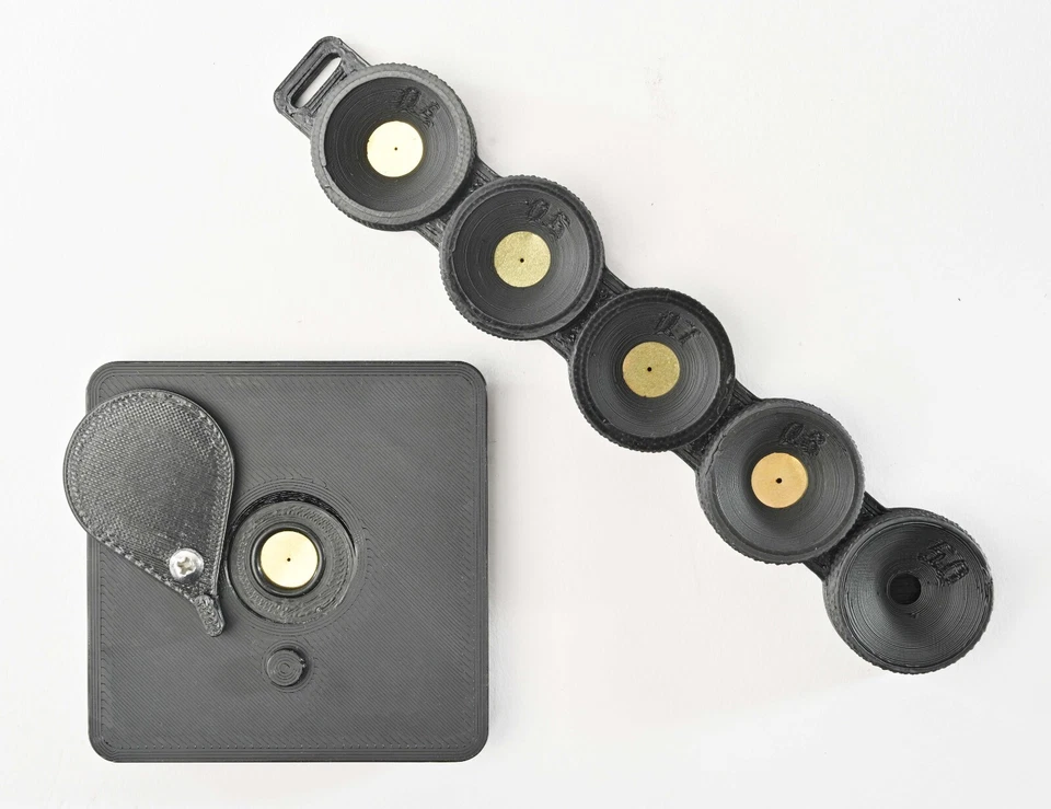 2x3 Graflex Speed & Crown Graphic Pacemaker pinhole with interchangeable inserts - Image 4 of 4