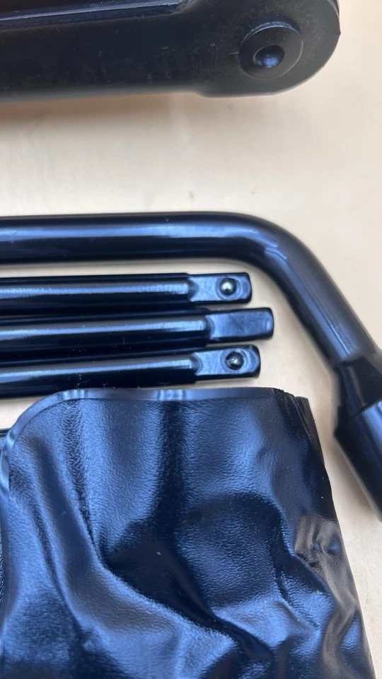 Оригинальный аварийный домкрат и набор инструментов для запасной шины Nissan Frontier 2016-2021 годов выпуска. - Изображение 2 из 4