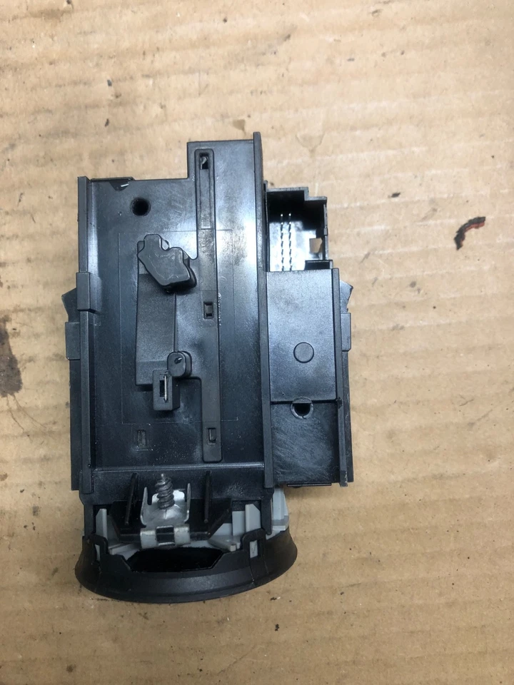 2013-2017  VOLKSWAGEN CC IGNITION SWITCH  P/N 3C0905843AE - Image 3 of 4