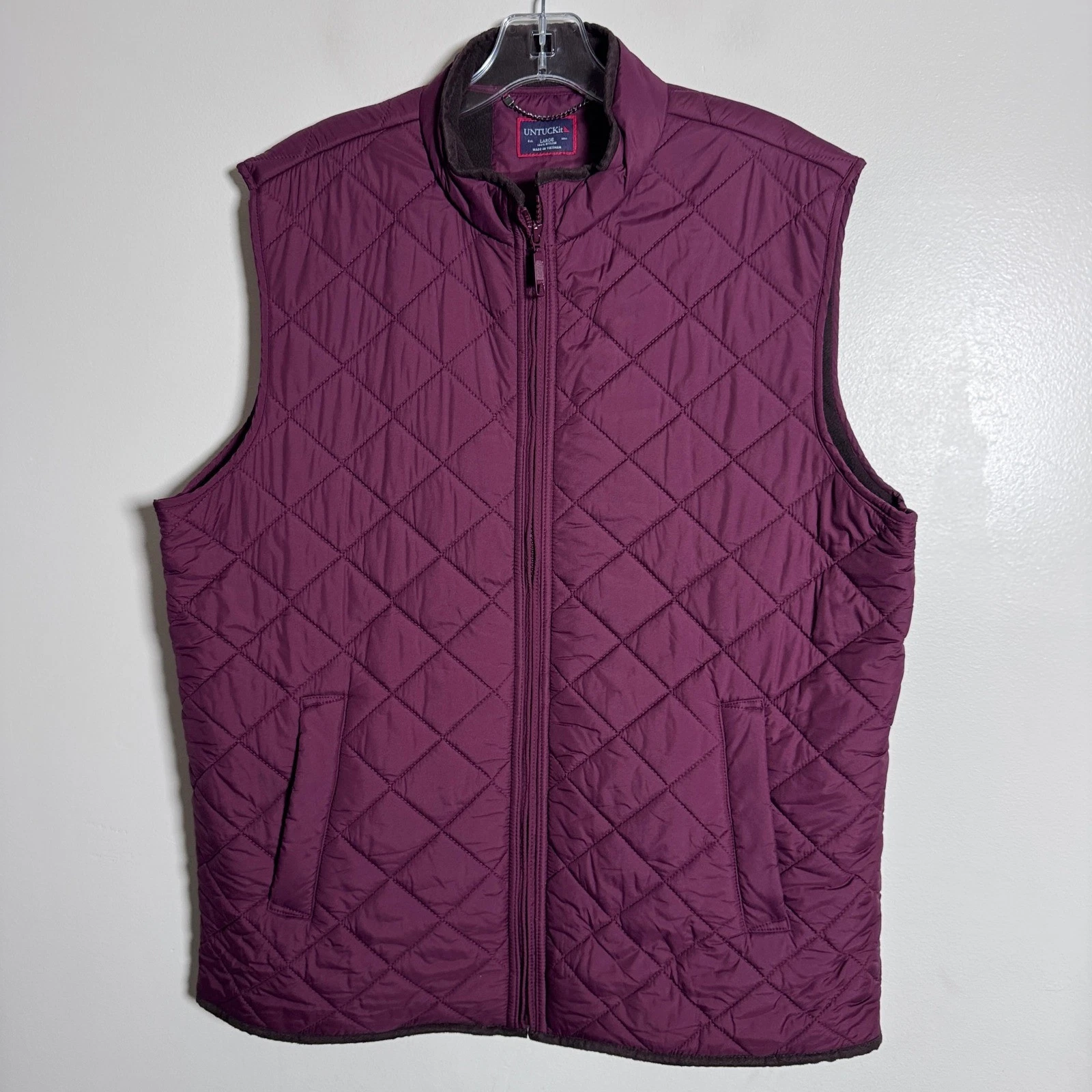 UNTUCKit Quilted Vest Mens Large Burgundy Diamond Pattern Full Zip Casual Puffer