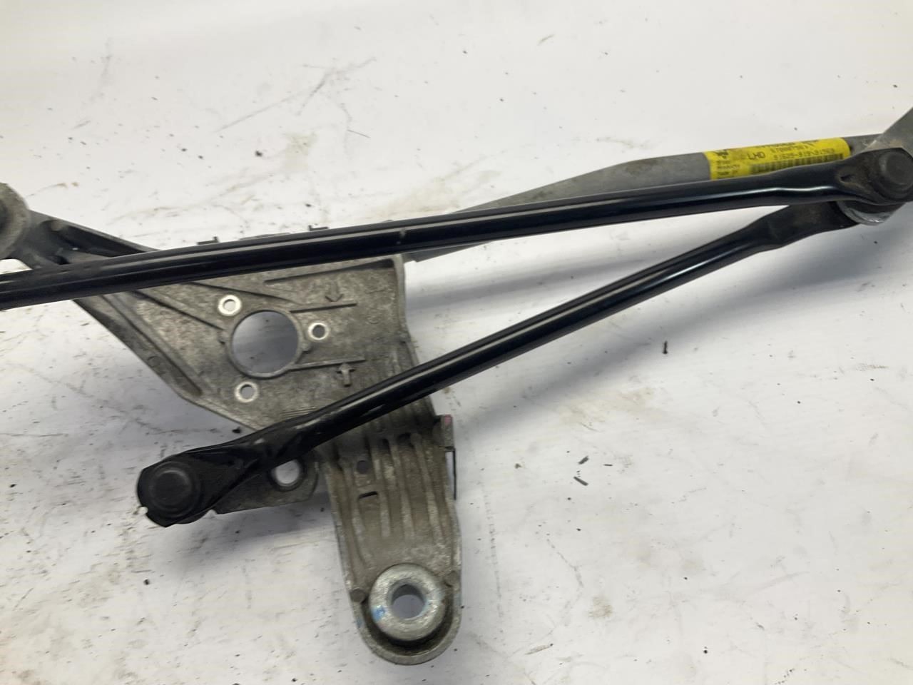 14-19 Maserati Ghibli SQ4 Windshield Wiper Transmission Linkage Q