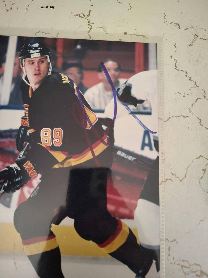 Alexander Mogilny Autographed Vancouver Canucks 8x10 Photograph. - Image 2 of 2