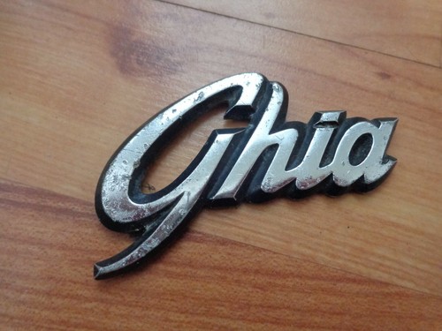 VINTAGE FORD GHIA METALL KAROSSERIE MOTORHAUBE KOFFERRAUM MASKOTTCHEN LOGO ABZEICHEN SCHRIFT