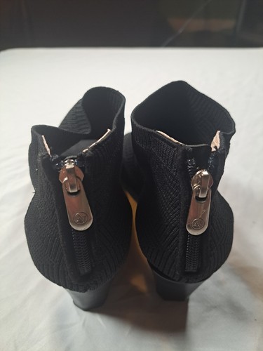 Botín al tobillo Adrienne Vittadini para mujer 7,5 negro con cremallera en ángulo tacón bloque - Imagen 2 de 5