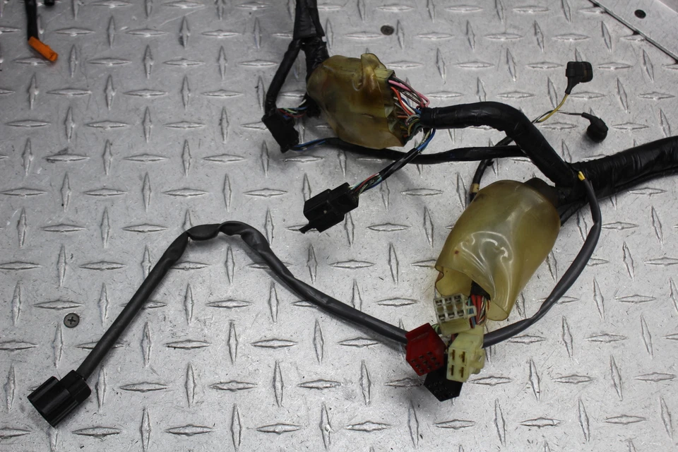 2007 HONDA ST1300 MAIN ENGINE WIRING HARNESS 32100-MCS-910 (HAS VIDEO) - Imagem 4 de 4