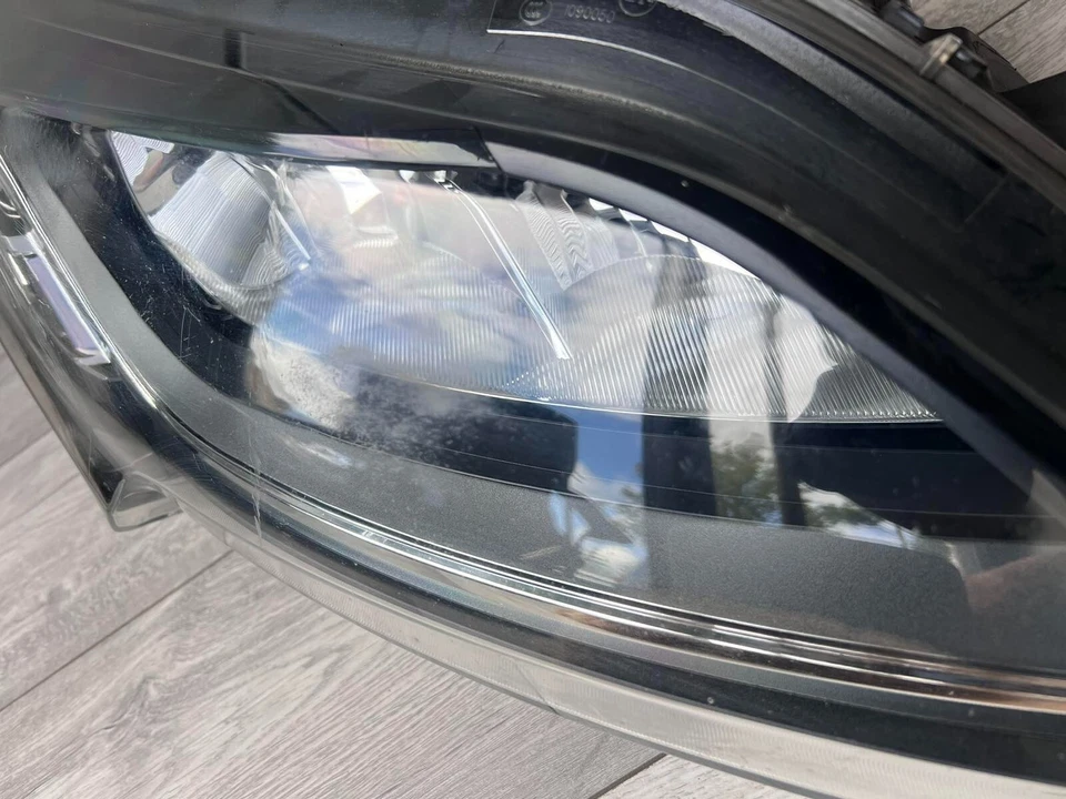 FARO DERECHO PEUGEOT BOXER 2015-2024 (LADO CONDUCTOR REINO UNIDO) Foto 4 de 4