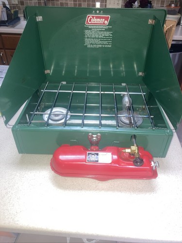 Vintage 1983 Coleman 2 Burner Stove Camp 425F-499 in Original Box USA
