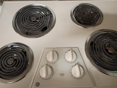 #ad GE Electric Cooktop 4 Coil Burners Built In White Black Knob Control $99.00