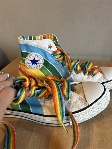 Camisetas altas Converse Pride Rainbow Chuck Taylor All Star talla 8 - Imagen 6 de 6