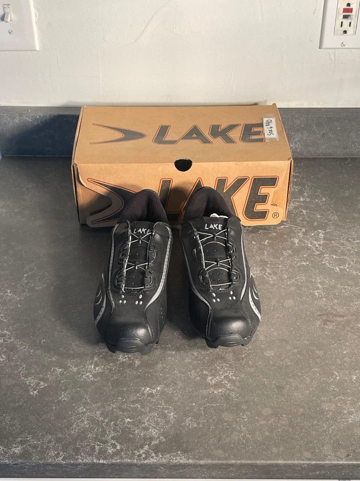 Zapato de ciclismo Lake MX170-W 2 pernos para botín SPD negro NUEVO EE. UU. 6 boa trasera para mujer Foto 2 de 4