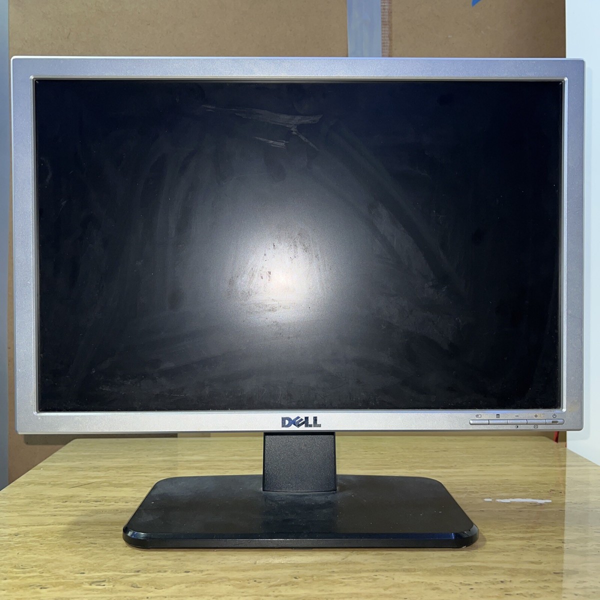 DELL SE198WFPF - 1440 x 900 Resolution - 19'' Widescreen LCD