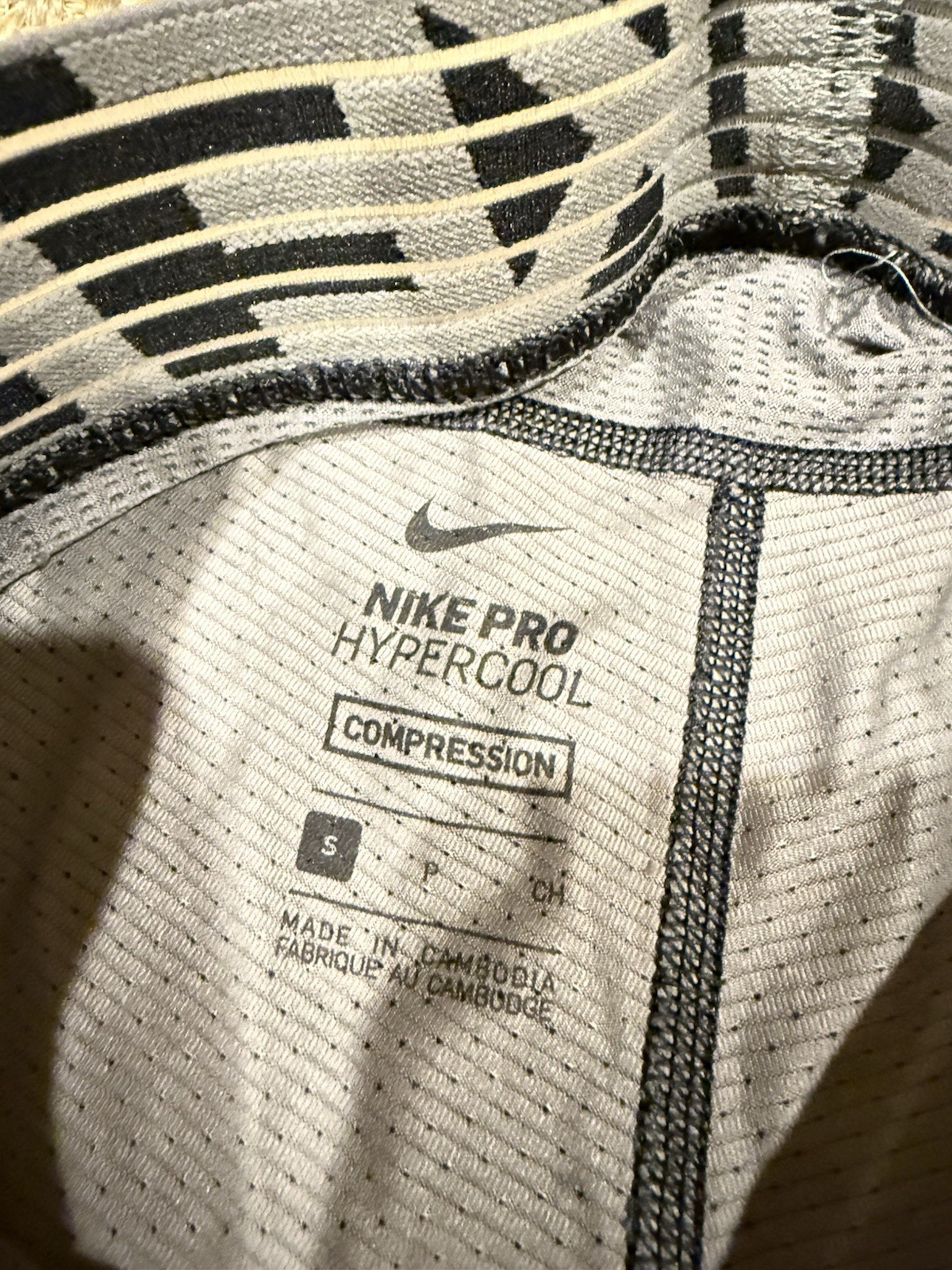 Nike Pro Hypercool Compression 3/4 Training Tight… - image 4