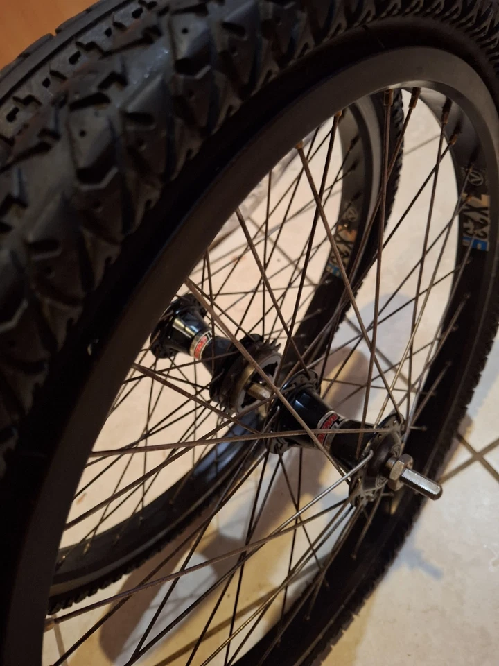 Juego de ruedas BMX GT. Old School. Mid School. GT BMX Foto 3 de 4