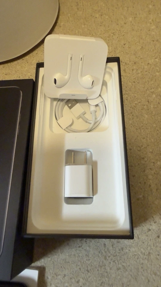 iphone 7 plus negro azabache 128gb desbloqueado y iphone 7 256gb Foto 3 de 4