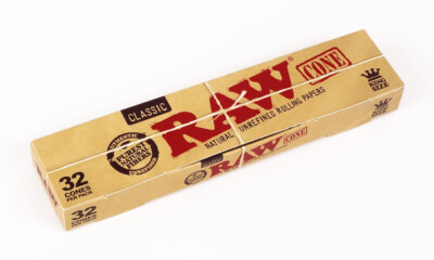 3 Packungen (96 Cones) RAW Classic Cones King Size vorgerollt 32 Cones pro Pack