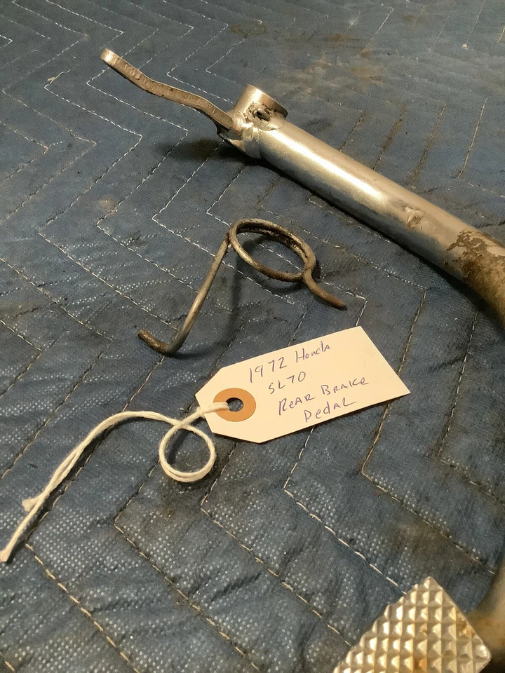1972 Honda SL70 SL 70 Scrambler pedal de freio traseiro com parafuso e mola fabricante de equipamento original - Imagem 4 de 4