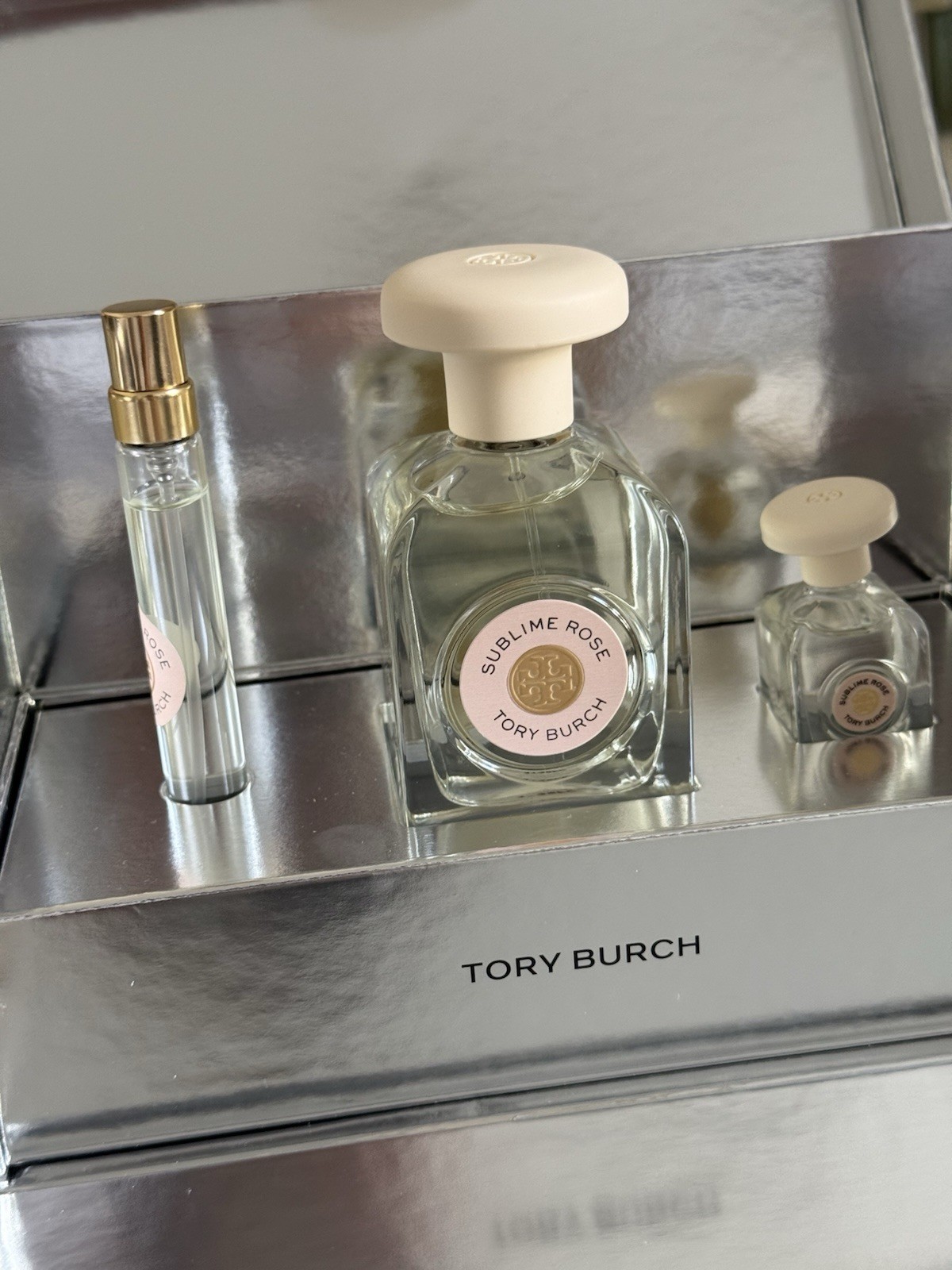 Tory Burch Sublime Rose Gift Set Perfume 3pc Set Eau de Parfum Spray Travel Size thumbnail 3