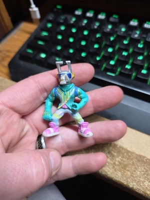 FORTNITE DJ YONDER BATTLE ROYAL MINI 2.5  ACTION FIGURE TOY