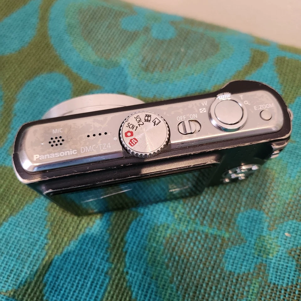 Panasonic LUMIX DMC-TZ4 8.1MP Digital Camera - Black, photo 4 of 5