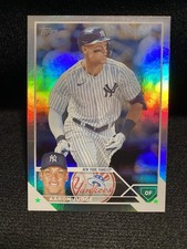 Aaron Judge SP - Rainbow Foil New York Yankees Topps 2023 Series 1 #62 parallel