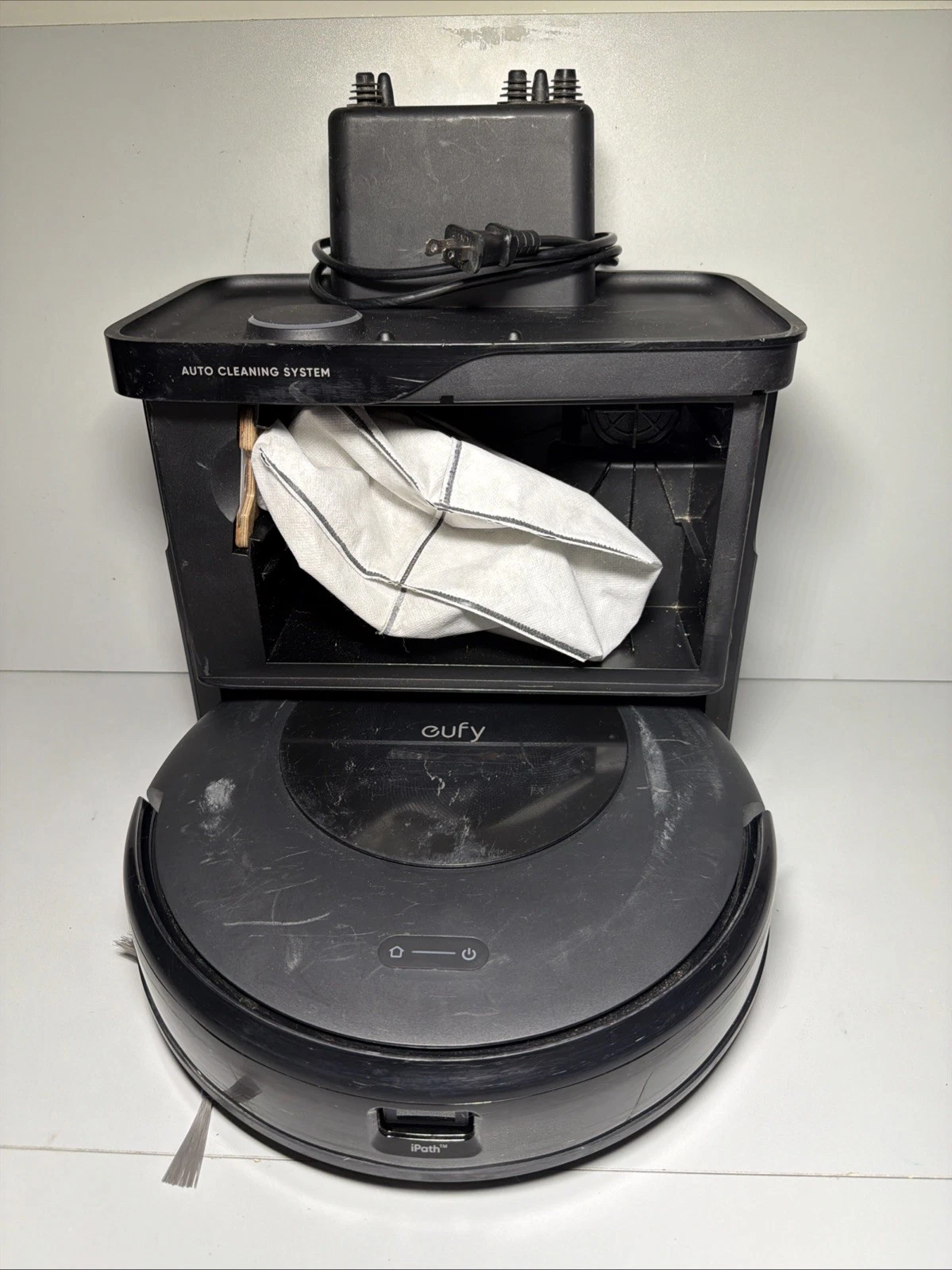 eufy Omni C20 Robot Vacuum and Mop All-in-One Station Auto Mop Washing & Drying