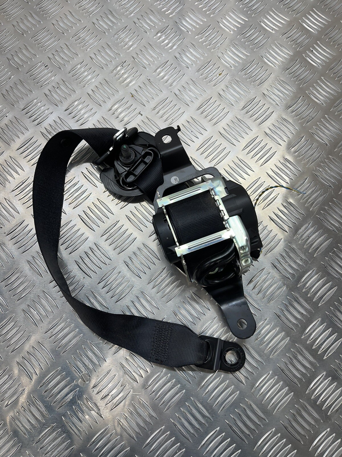 BMW X5 F15 X5M F85 REAR SEAT BELT DRIVER RIGHT 624640600D eBay