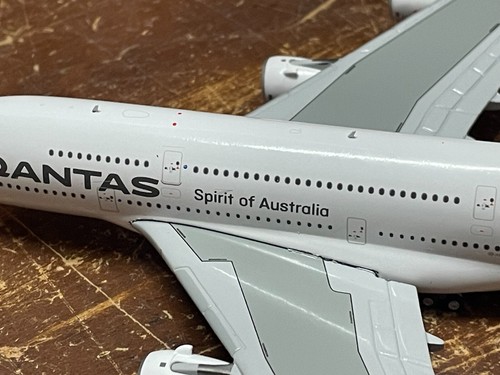 Gemini Jets 1:400 Qantas Airbus A380 VH-OQB (GJQFA2075) Model Plane DEFECT - Picture 8 of 9