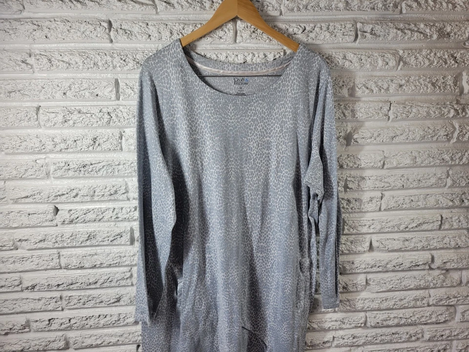 Camisón Croft Barrow para mujer 1X Plus manga larga gris estampado animal mezcla de polietileno Foto 4 de 4