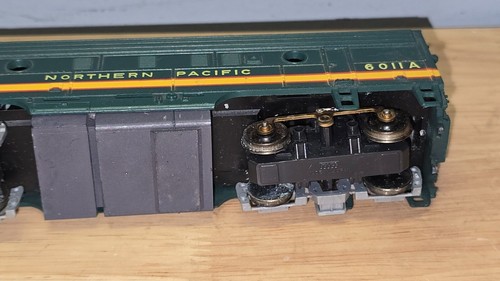 Vintage KATO Northern Pacific 6011A Diesel Locomotive Train HO Made in Japan - Picture 10 of 15