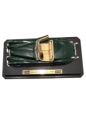 Bburago Jaguar XK 120 Roadster (1948) Modellfahrzeug Grün