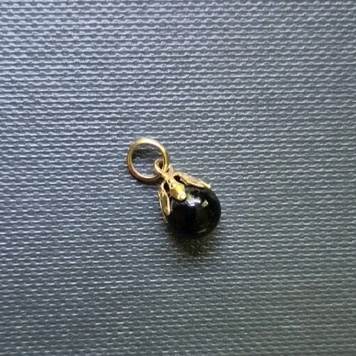 14k Gold And Onyx Pendant/Charm.