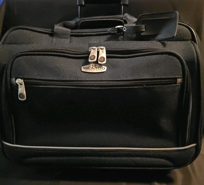Ricardo Beverly Hills Carry On Luggage Bag w/ Handle & Wheels  17 x 14 x 9