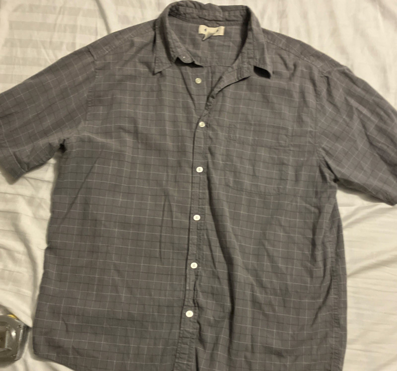 Old Navy Men's Gray Check Short Sleeve Point Collar Cotton Button-Up Shirt L