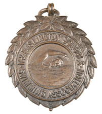 Vintage Old The North & East Islington Schools Swimming Association 1933 Medal
