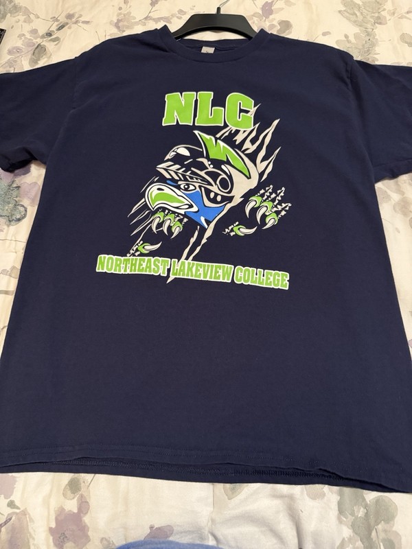 Northeast Lake View College Men’s Large Graphic T-Shirt Dark Blue